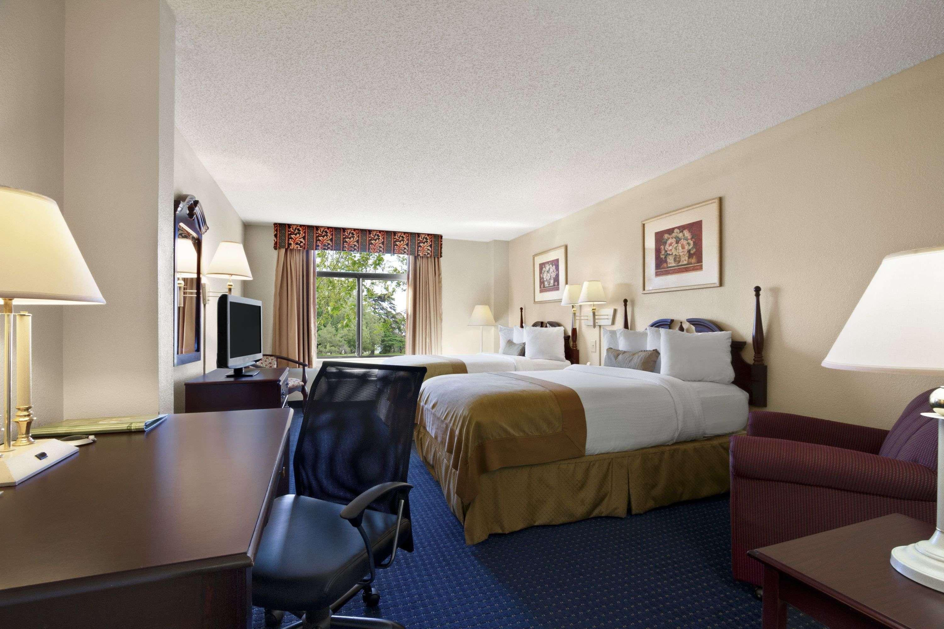 Wingate By Wyndham Augusta Fort Eisenhower Bagian luar foto